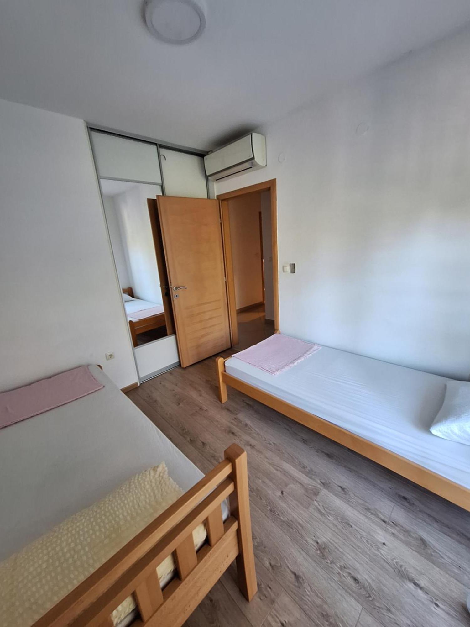 Apartment Enjoy Free Private Parking Mostar Exterior foto
